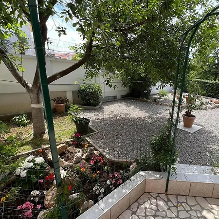 Cozy In With Wifi 公寓 *